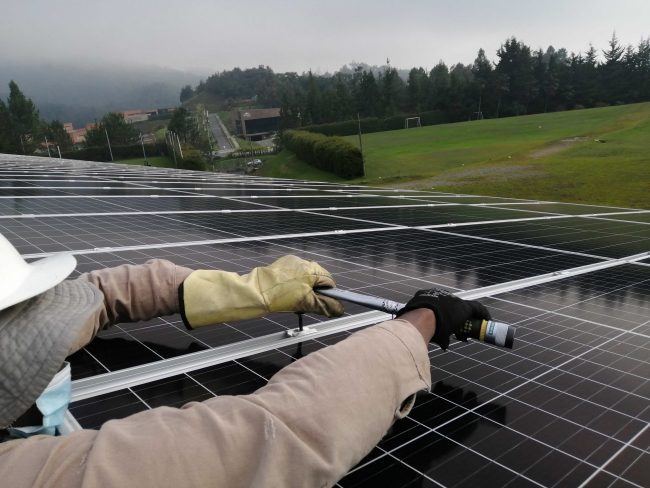 Sistema solar fotovoltaico instalado para Celsia